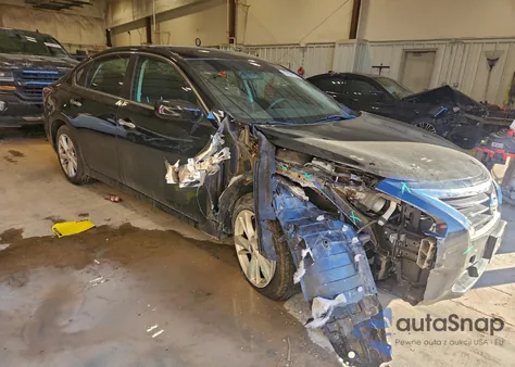 2015 Nissan Altima 2.5 z USA, uszkodzony, nr VIN 1N4AL3AP7FC476414